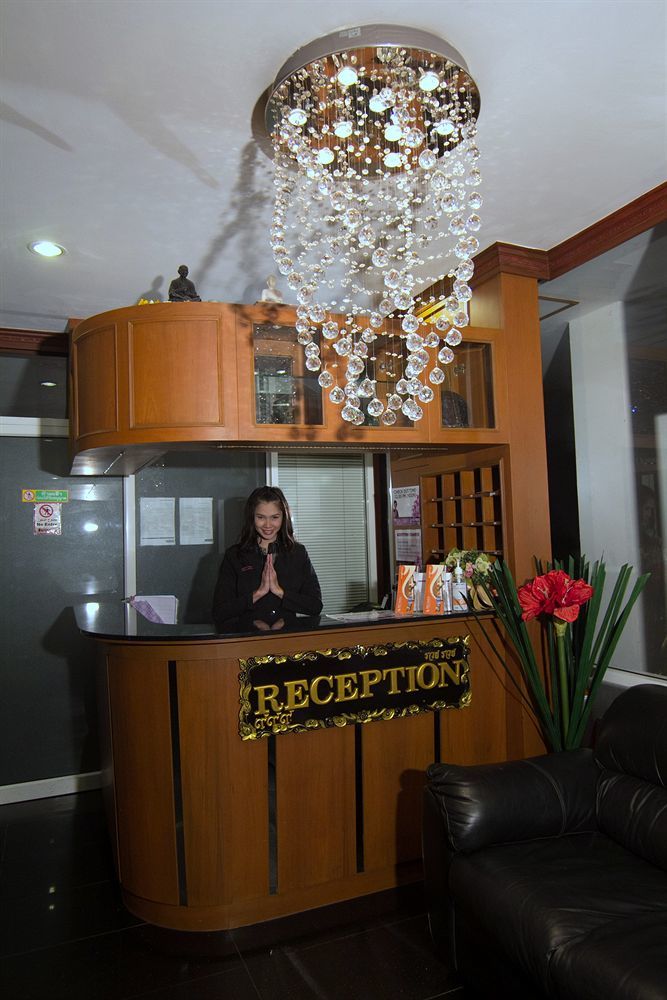 Sky Suites Bangkok Esterno foto