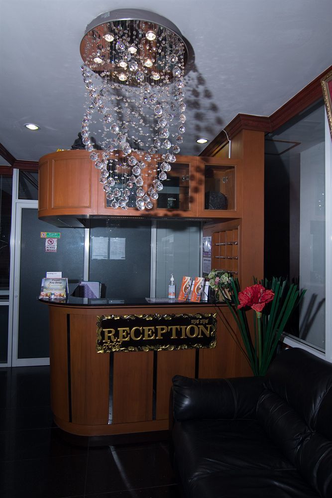 Sky Suites Bangkok Esterno foto