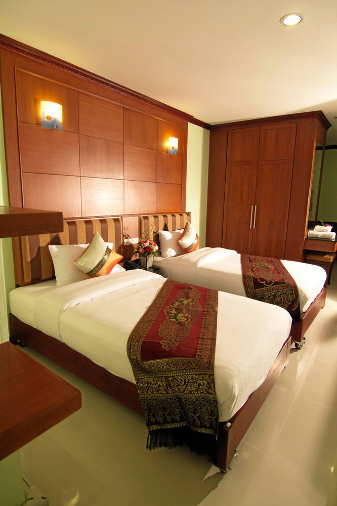 Sky Suites Bangkok Esterno foto