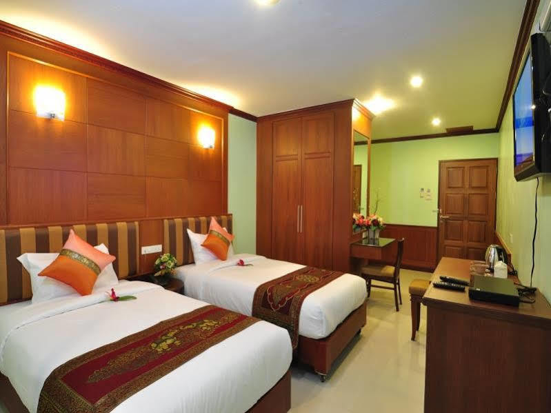 Sky Suites Bangkok Esterno foto