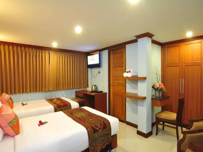 Sky Suites Bangkok Esterno foto